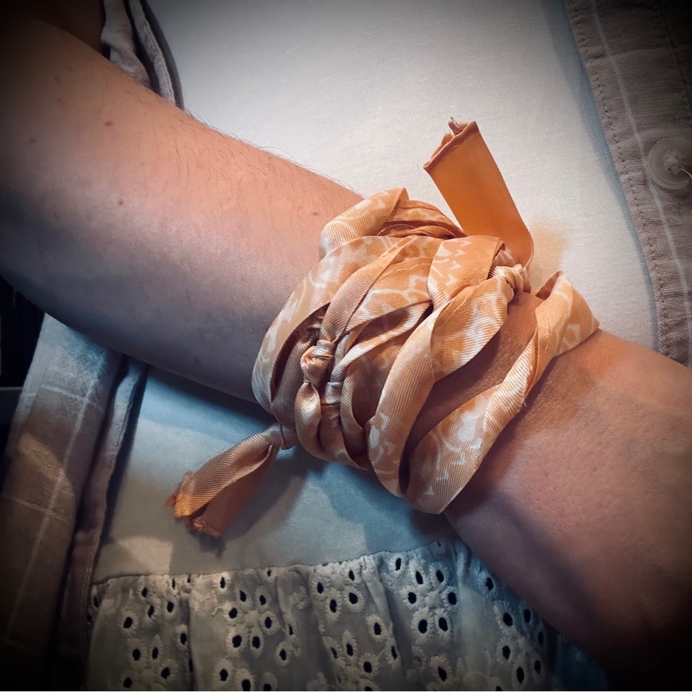 ๐ Pearl-Esque Patchwork Fabric Rag Neck Scarf Multi-Use Styling Accessory - Picture 8 of 13